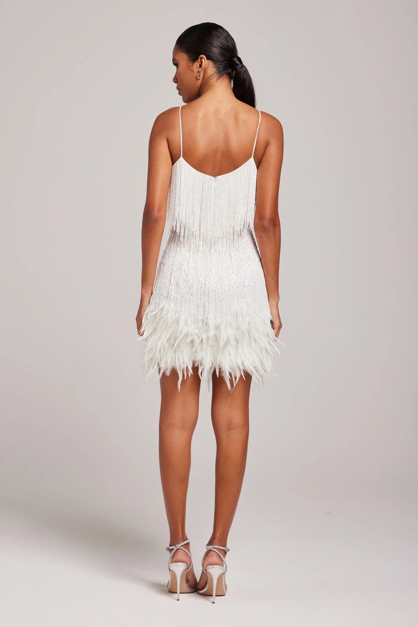 Sorvaya™ | Glamouröses Federkleid