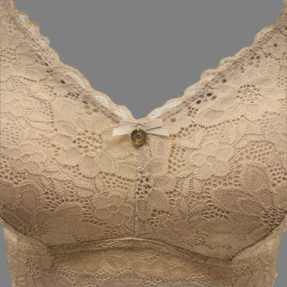 Losha Curvy Doppellagiges Bralette aus durchgehender Spitze – Beige