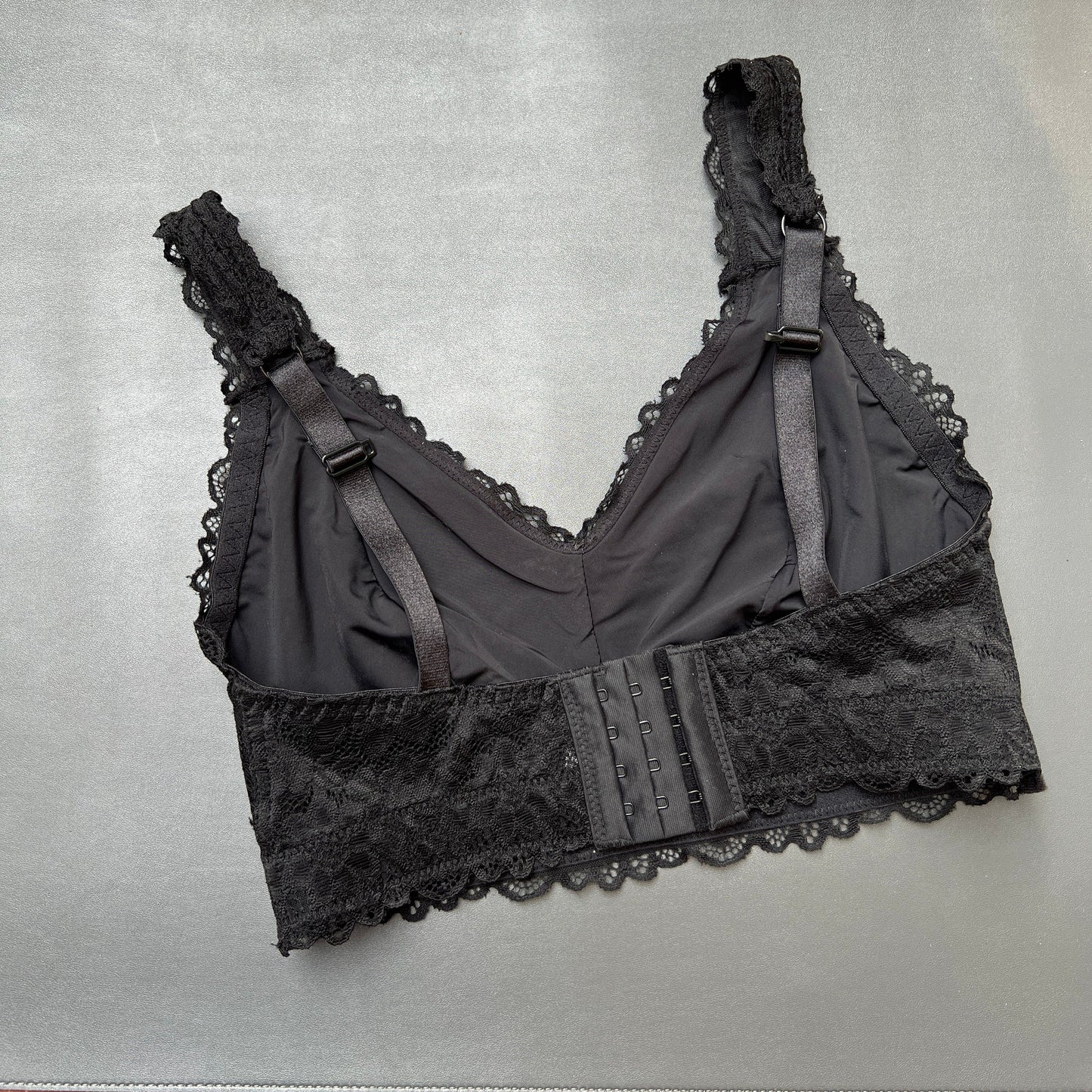 Losha Curvy Doppellagiges Bralette aus durchgehender Spitze – Schwarz