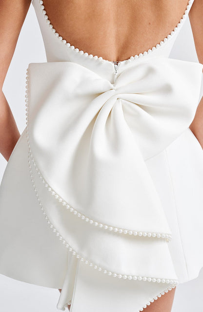 Gliona™ | Kleid mit Perlenbindung